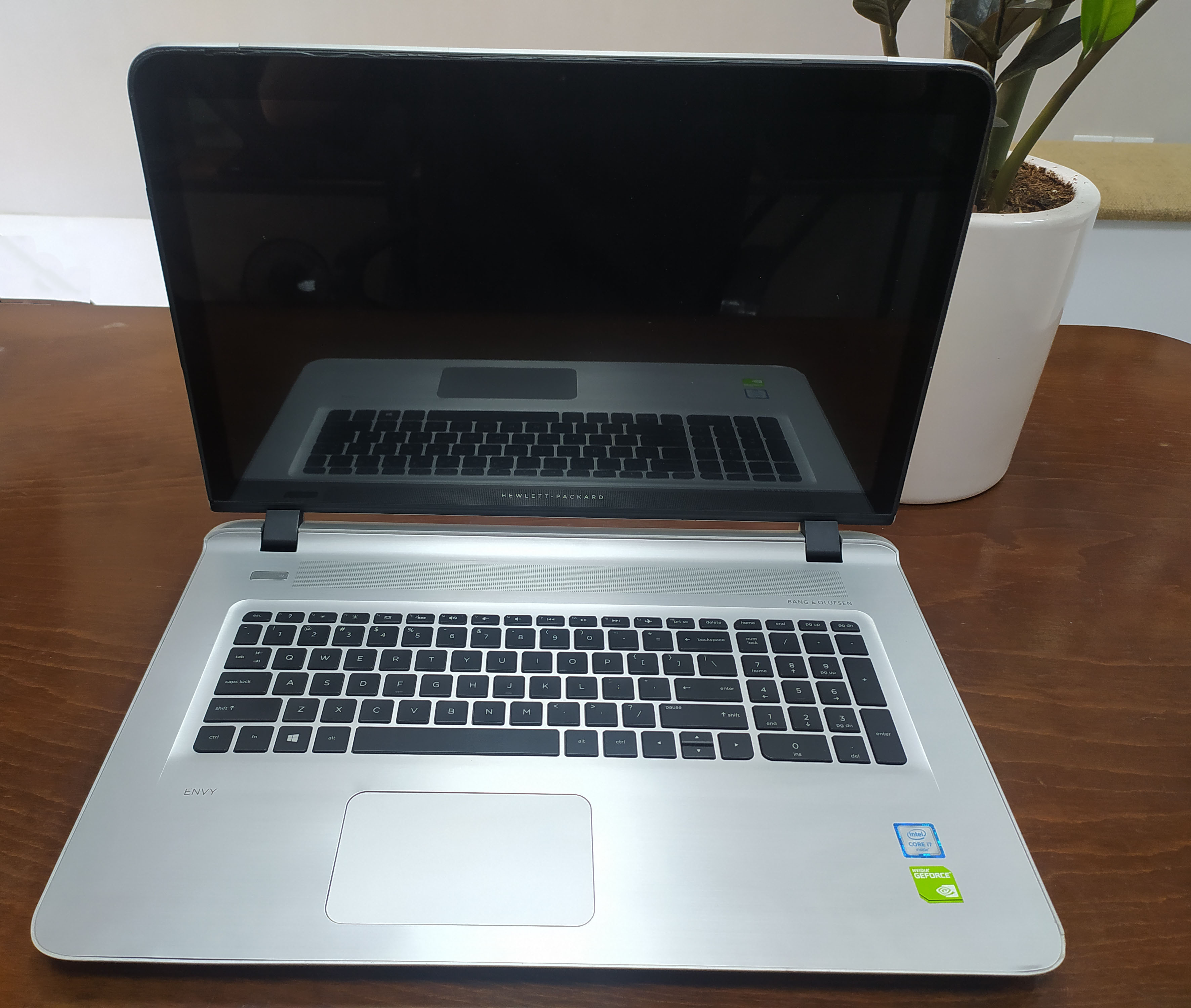 لپ تاپ استوک 17 اینچی اچ پی مدل Envy 17